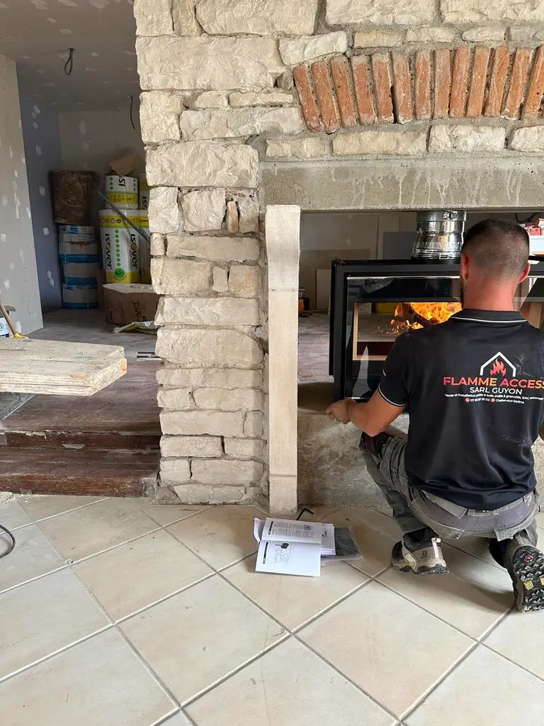 Un poseur Flamme Access lors d'une installation
