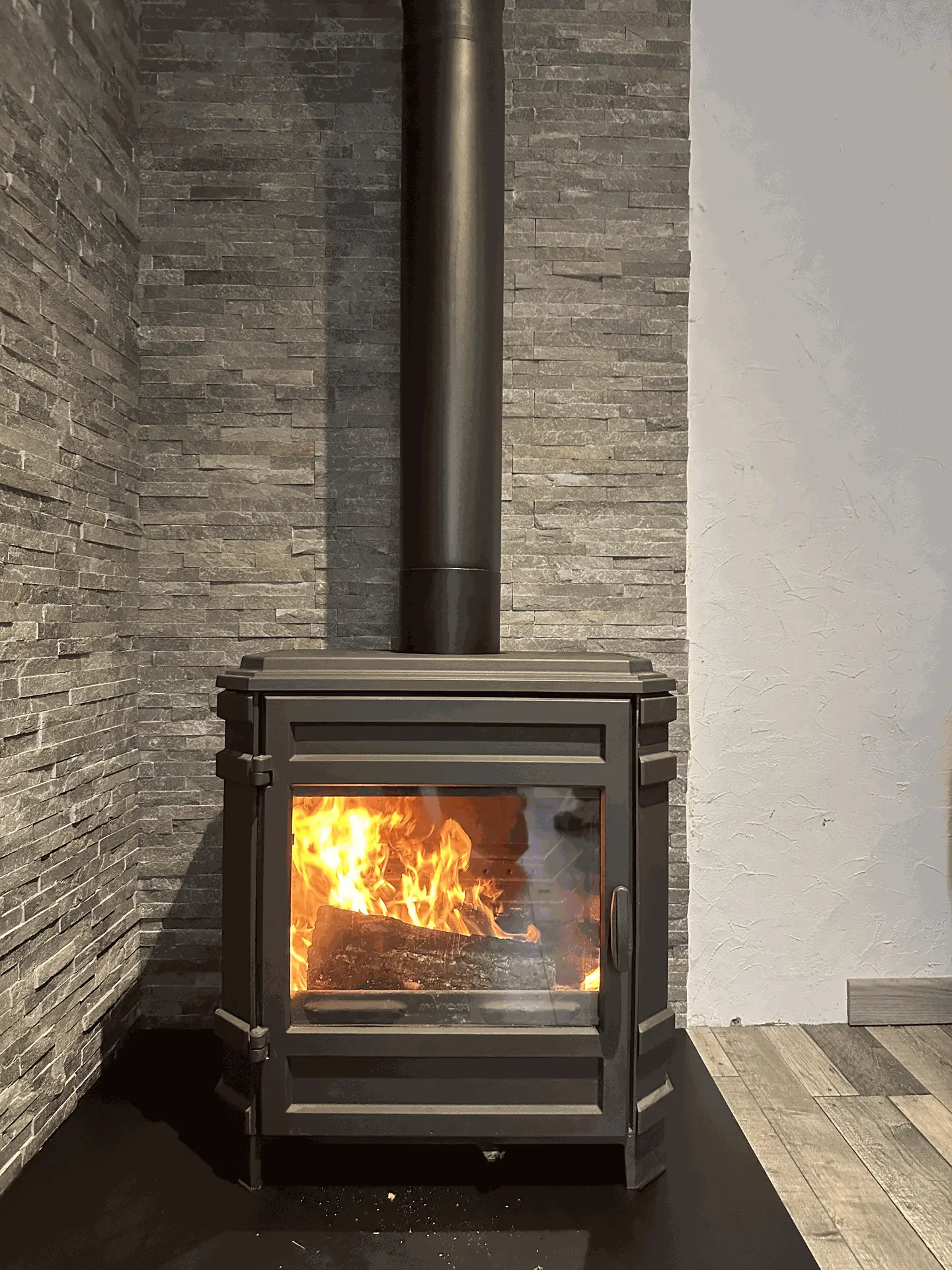 Poêle à bois installé à Oslon par Flamme Access