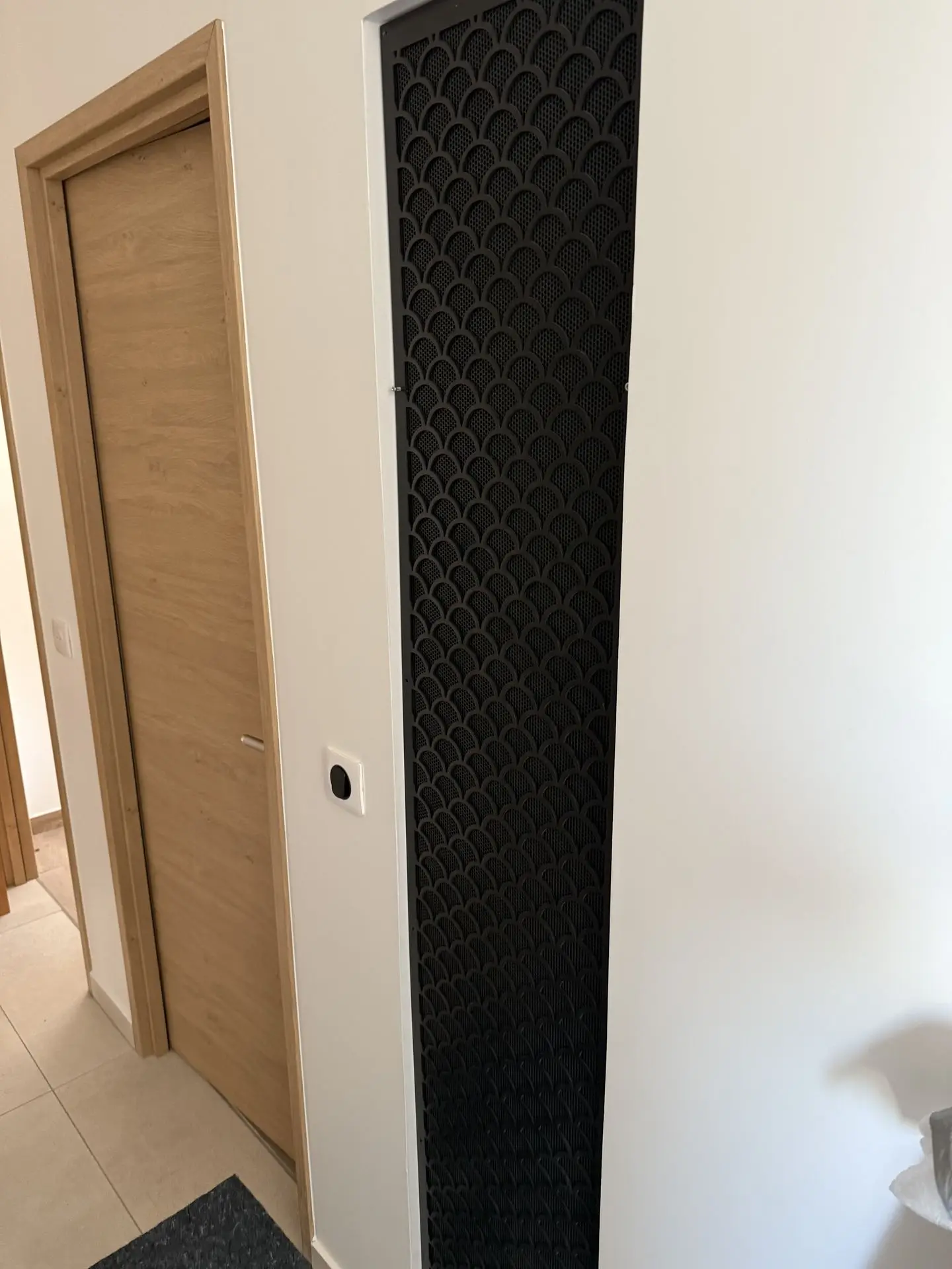 Habillage de conduit isolé réalisé par Flamme Access